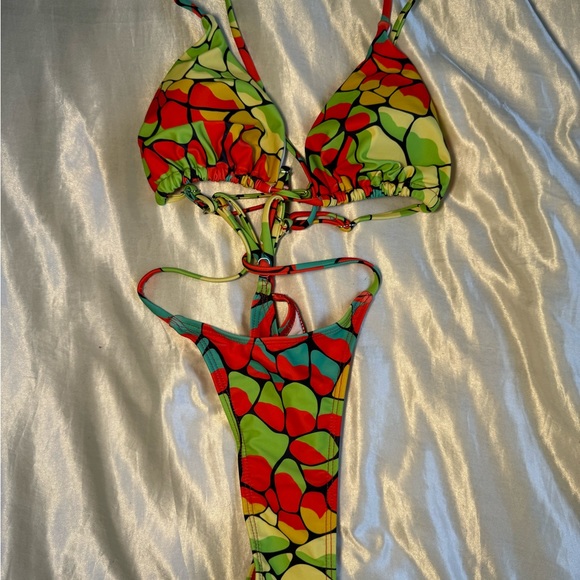 Colorful Amazon one piece bathing suit - Picture 2 of 8